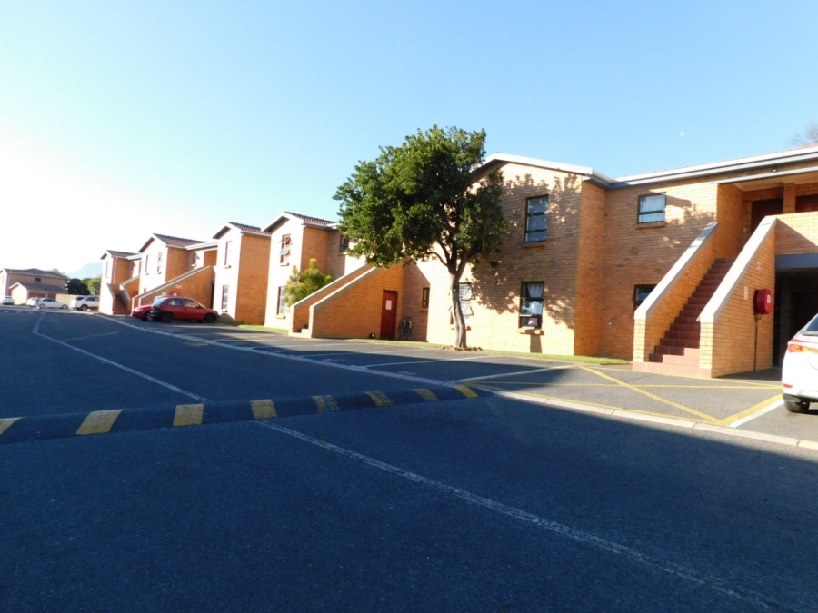 2 Bedroom Property for Sale in Pine Acres Western Cape